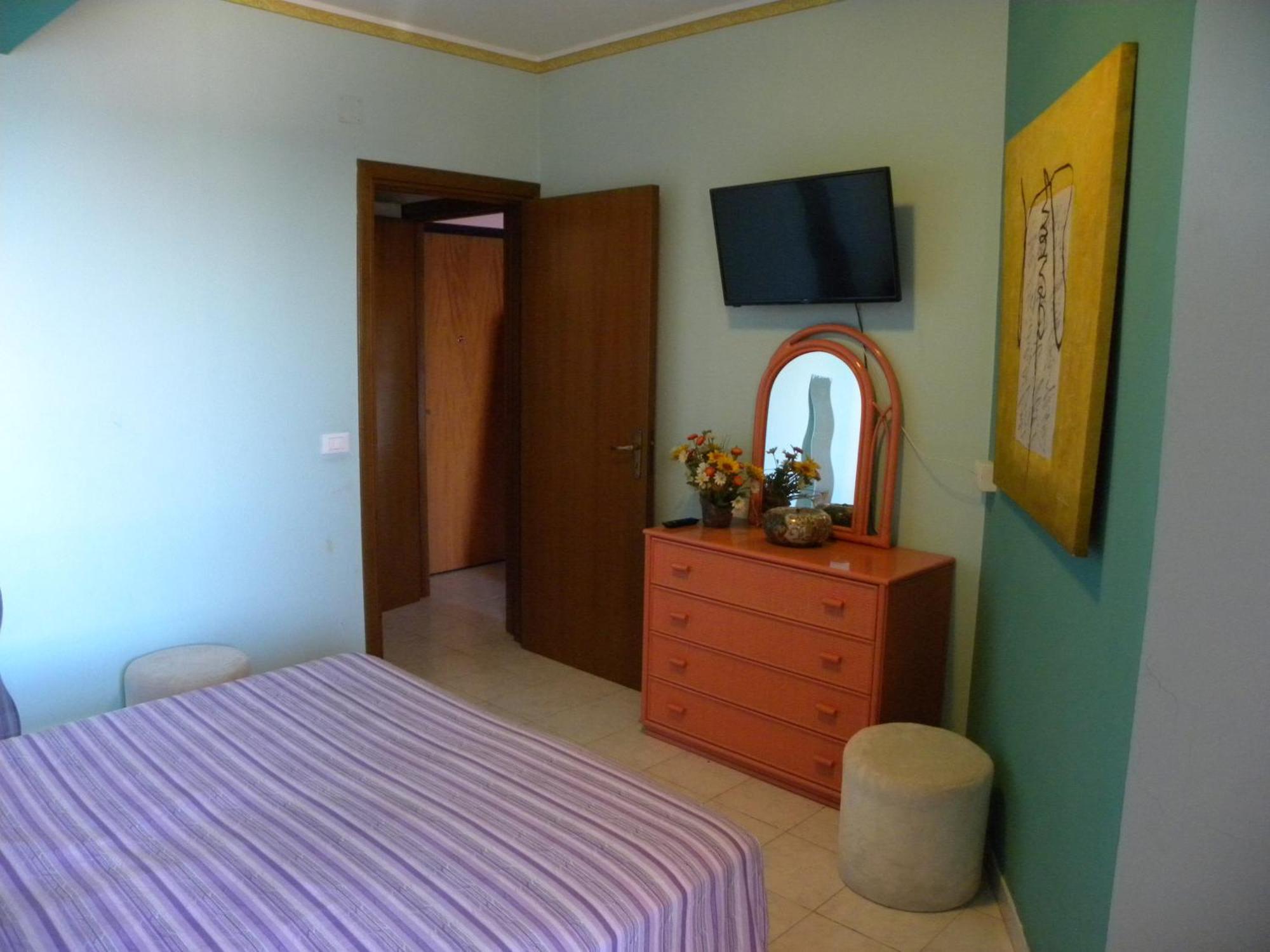 Mirone Apartment Fronte Mare Beachfront House Roccalumera Eksteriør billede